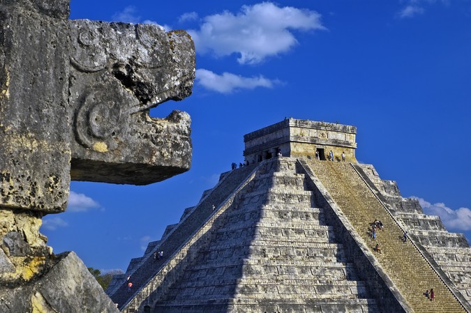 Mayan pyramid at chichen itza